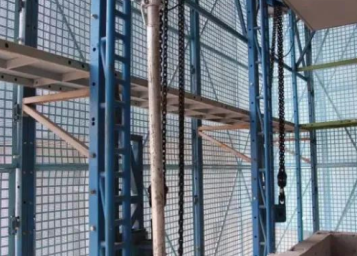 爬架电动葫芦依然适用于铝模爬架提升技术