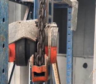 传感器在爬架电动葫芦提升爬架网时发挥了什么作用